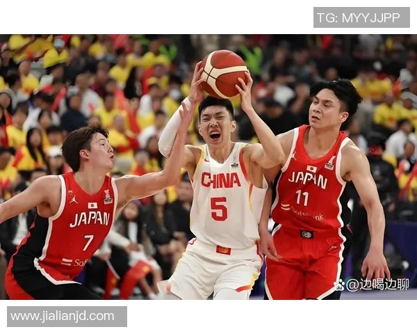 中国男篮迎战伊朗队争夺斯杯冠军展现实力与风采