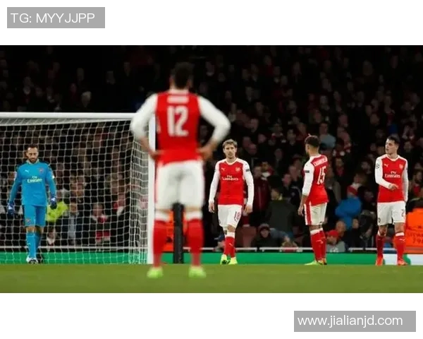 阿森纳与里昂激战成平局比分揭晓精彩瞬间回顾